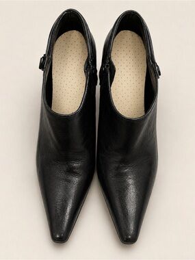 Pointed Toe Women's Ankle Heels in Black